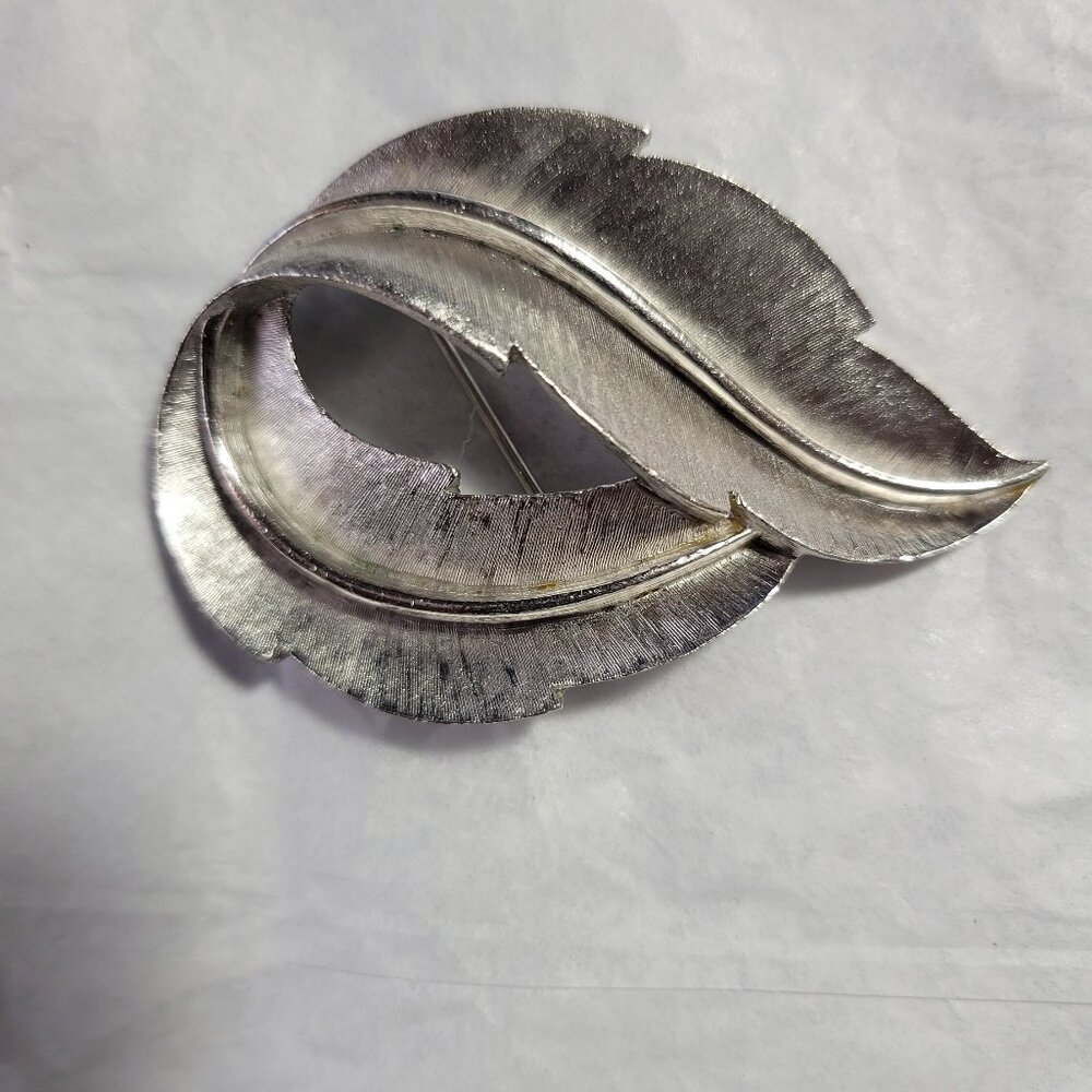 Mid-Century Vintage Trafari Swirl Brushed Silver Leaf Brooch